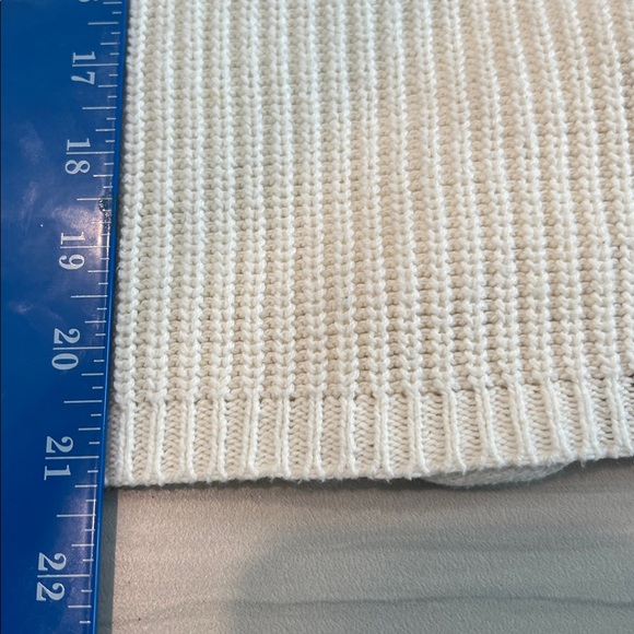 Moon & Madison Womens Pullover Sweater
Chunky Knit Tie Cage Back Beige Size M - Picture 7 of 8